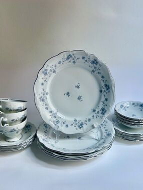 18 Piece Set Johann Haviland "Blue Garland" Porcelain & Platinum Dinnerware